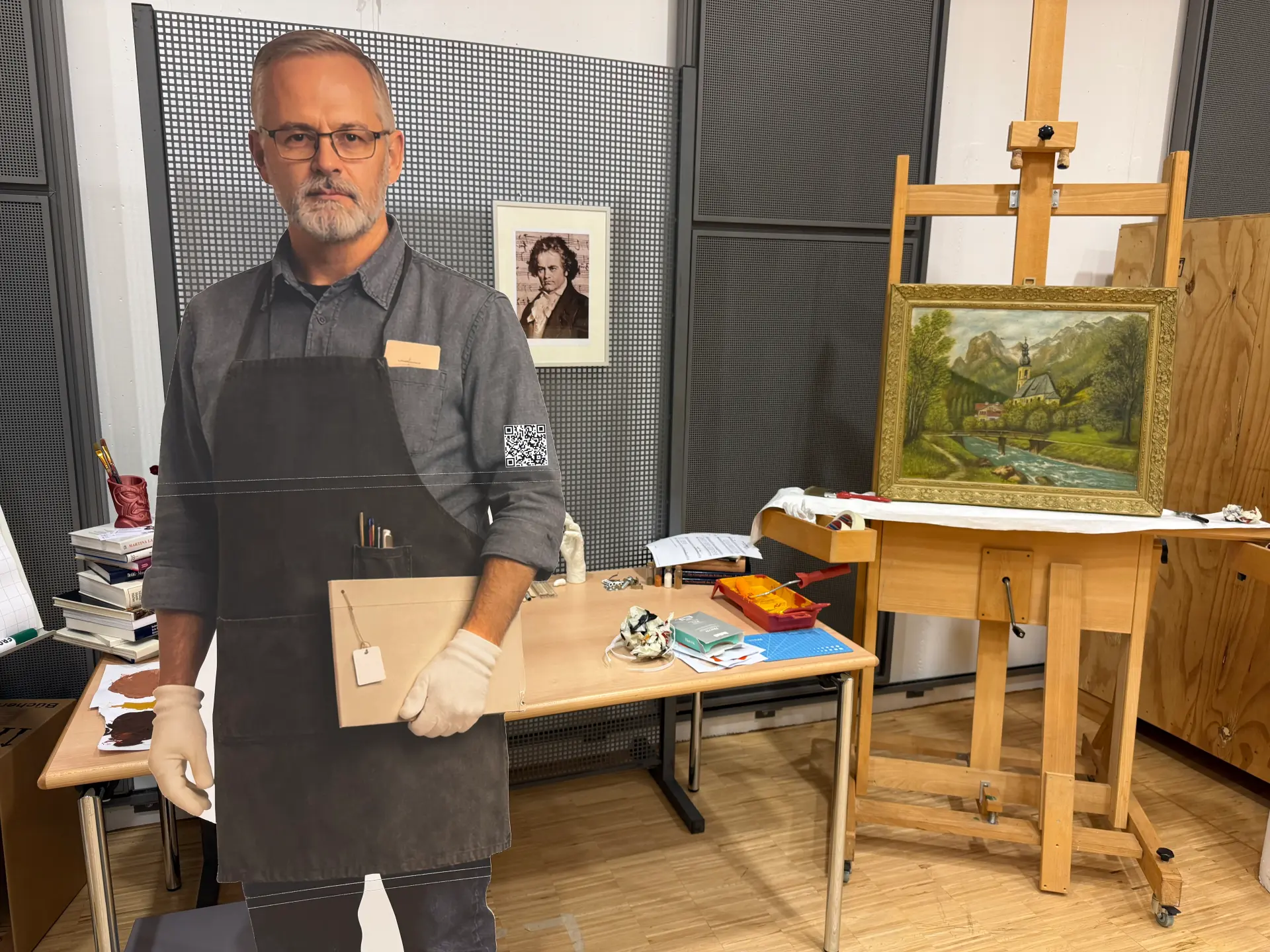 Der fiktive Restaurator Theodor Muno in seiner Werkstatt im Escape Game