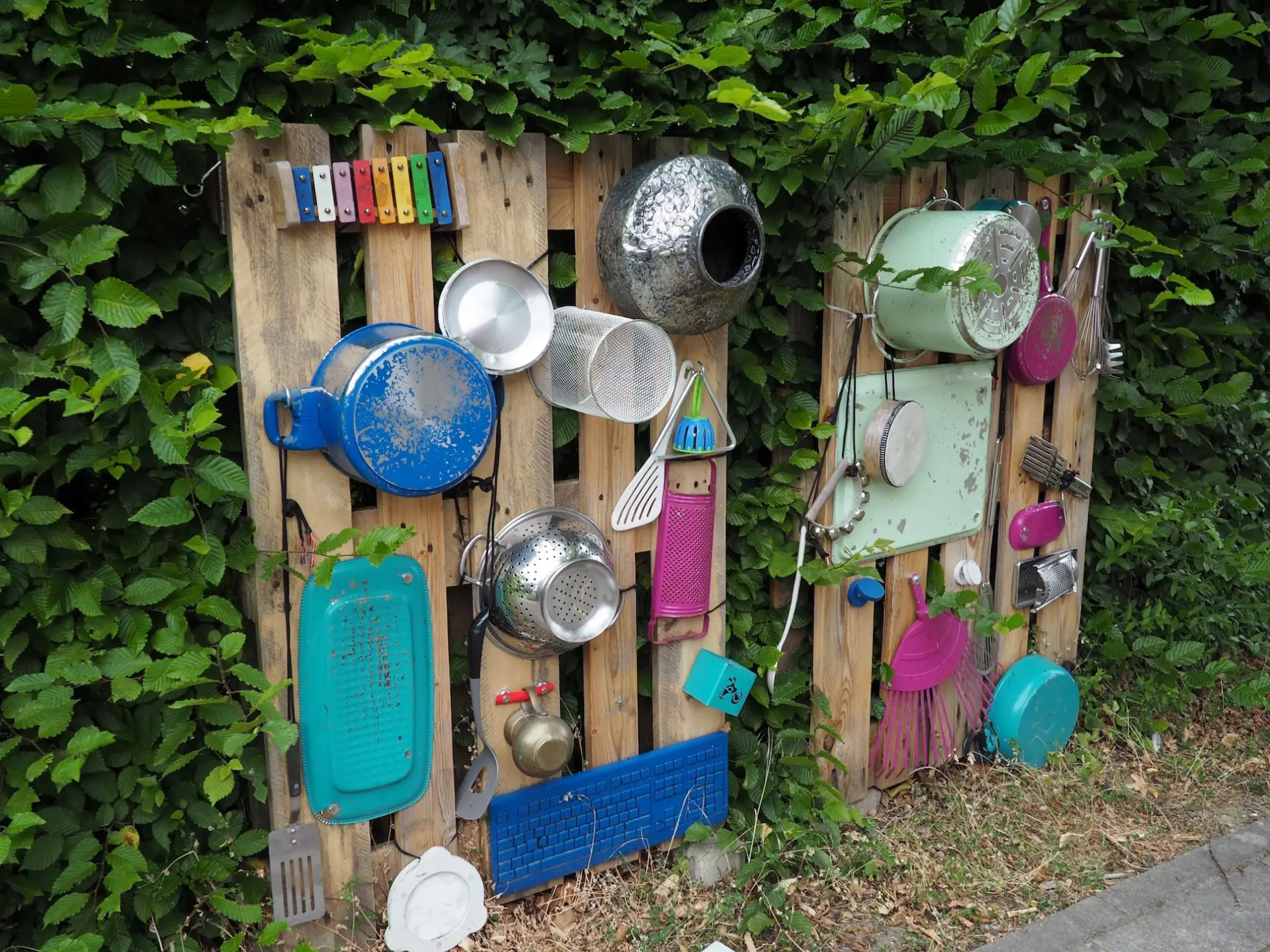 Klangtafeln im Sinnesgarten