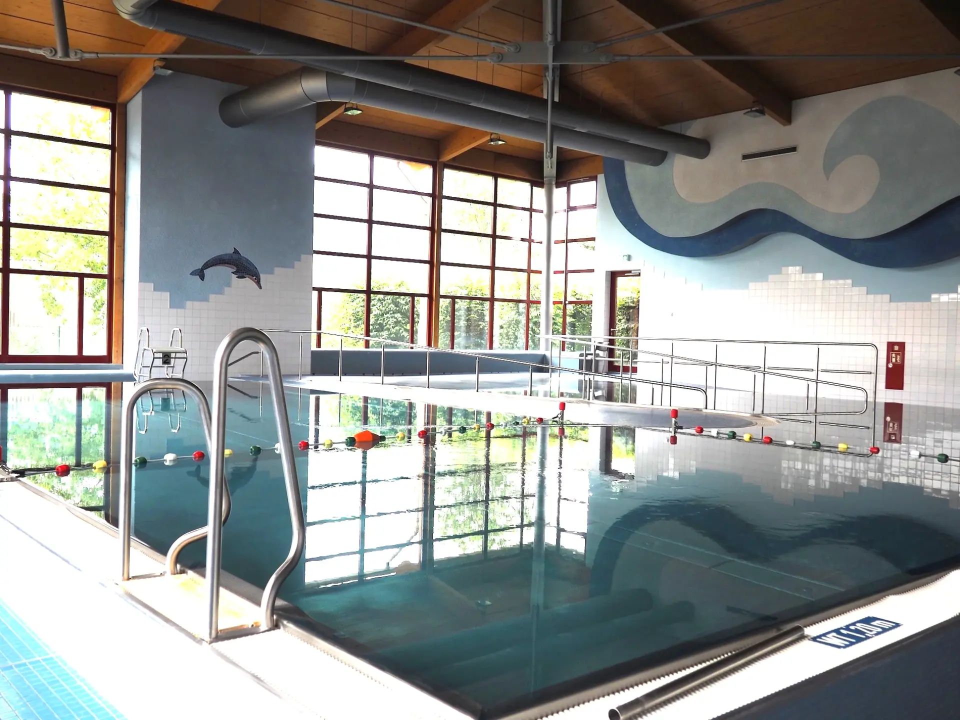 Blick ins Schwimmbad