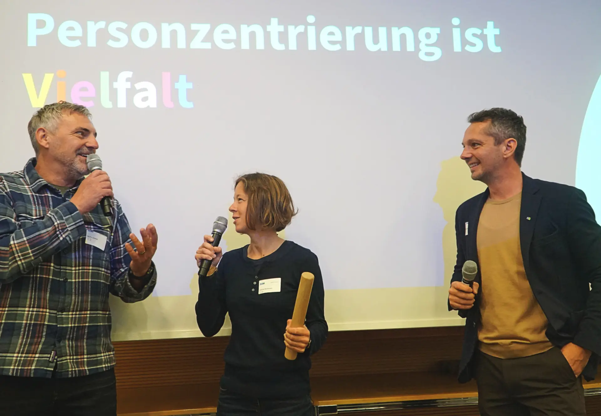 Staffelstabübergabe für das nächste Netzwerktreffen in der Schweiz