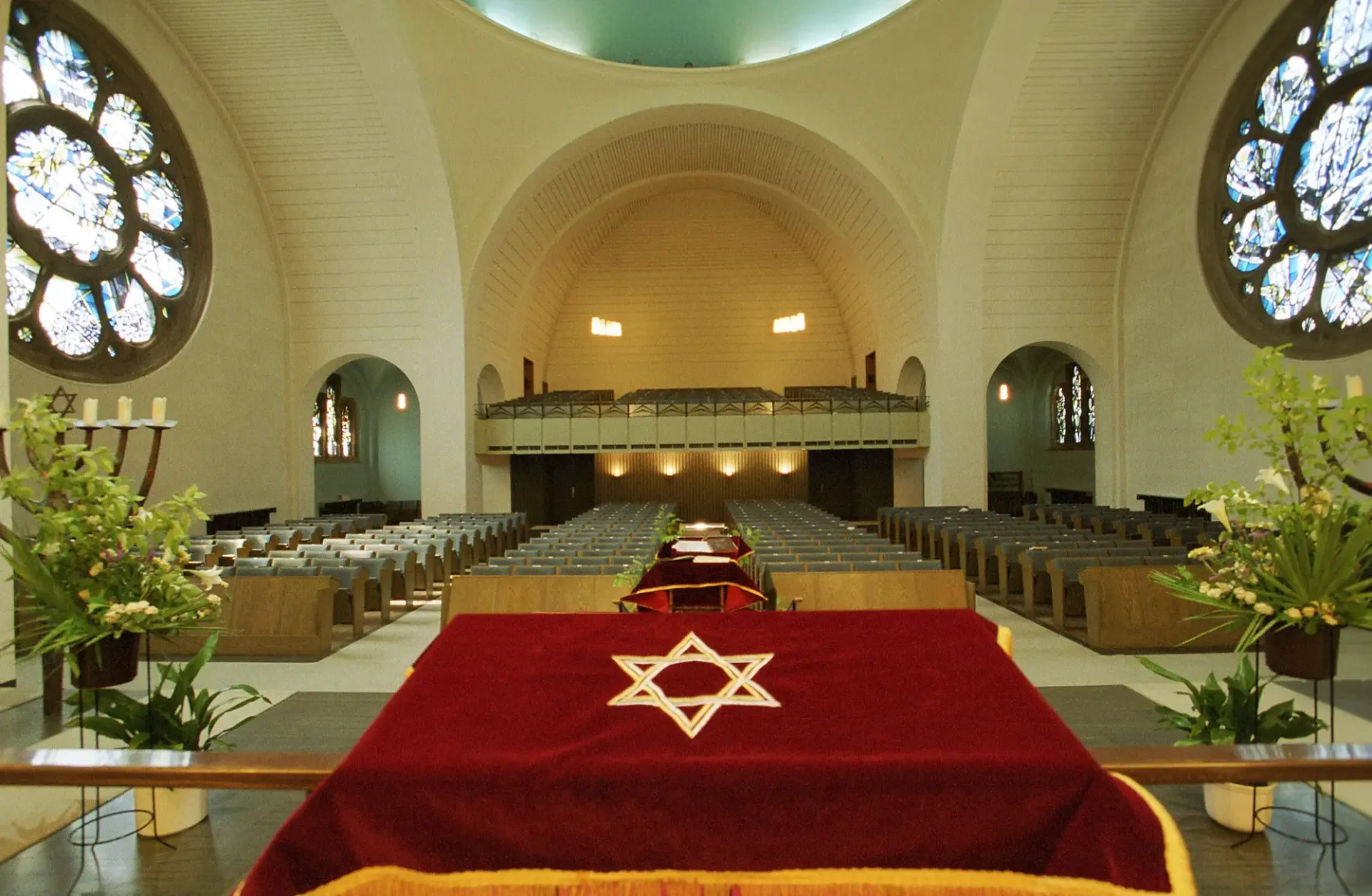 Innenaufnahme einer Synagoge.